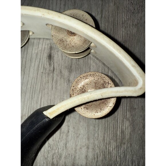 10" RhythmTech Ergonomic Tambourine White Plastic Nickel Jingles RUST USED - Picture 6 of 10